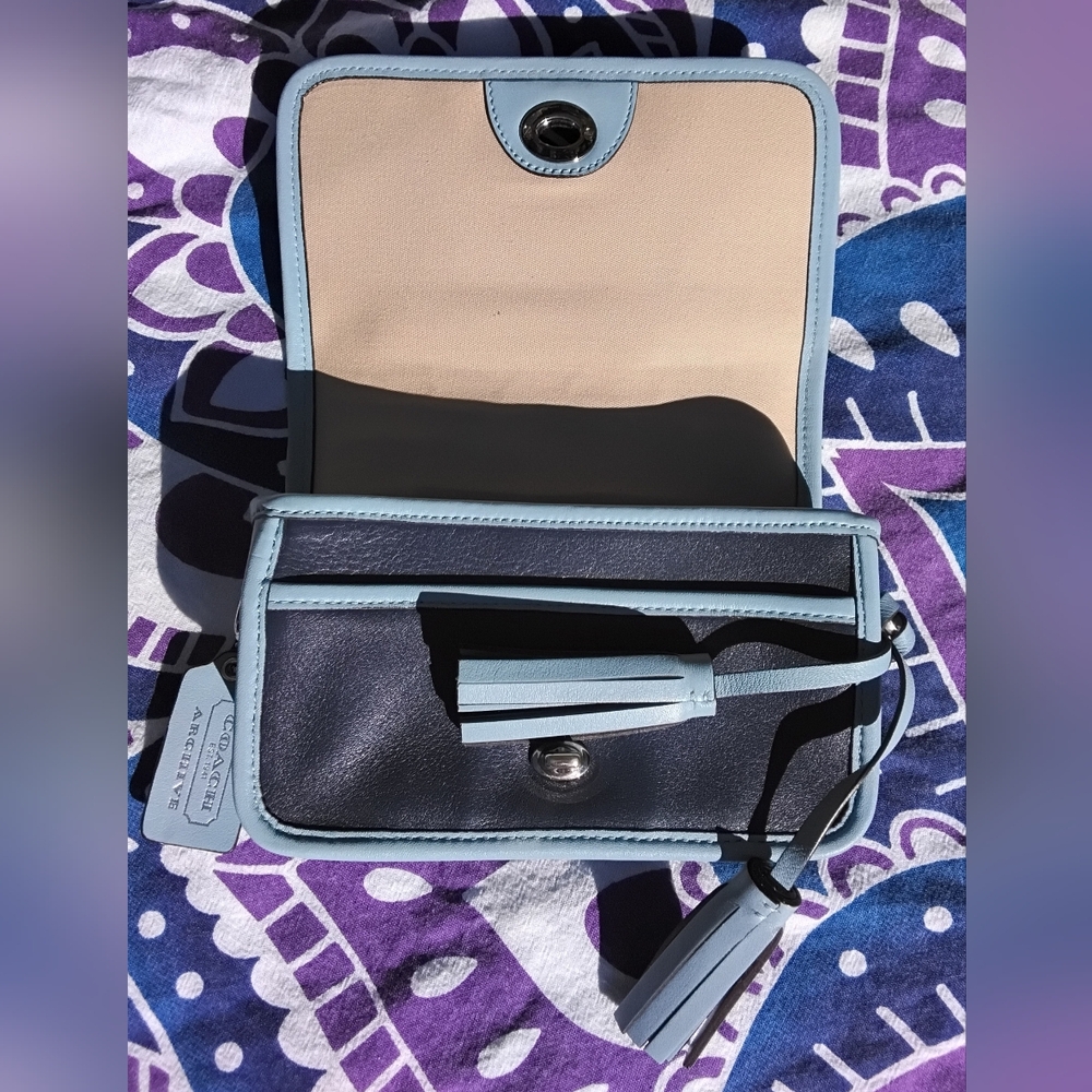 Coach Legacy Penny Pocket Two Tone Archive Shoulder Bag- Limited Edition- EUC - Picture 6 of 14